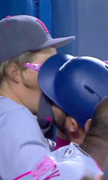 Kike Hernandez gives Adrian Gonzalez a pregame birthday kiss